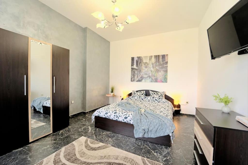 Cozy 1-Bedroom Flat In The Very Center Of Sofie Exteriér fotografie