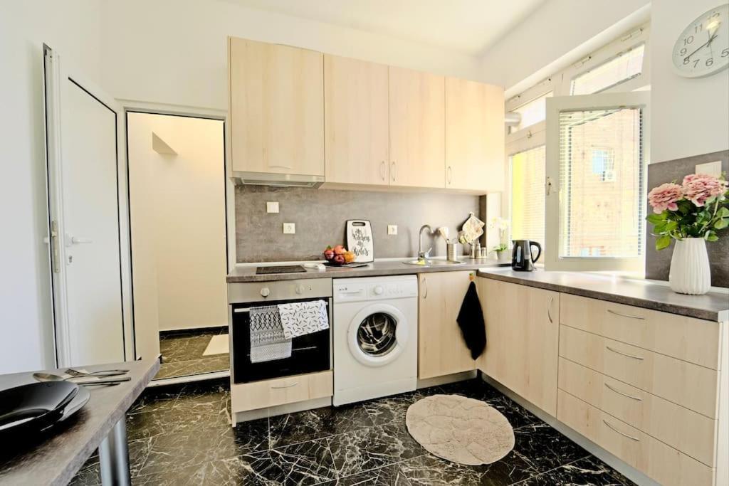 Cozy 1-Bedroom Flat In The Very Center Of Sofie Exteriér fotografie