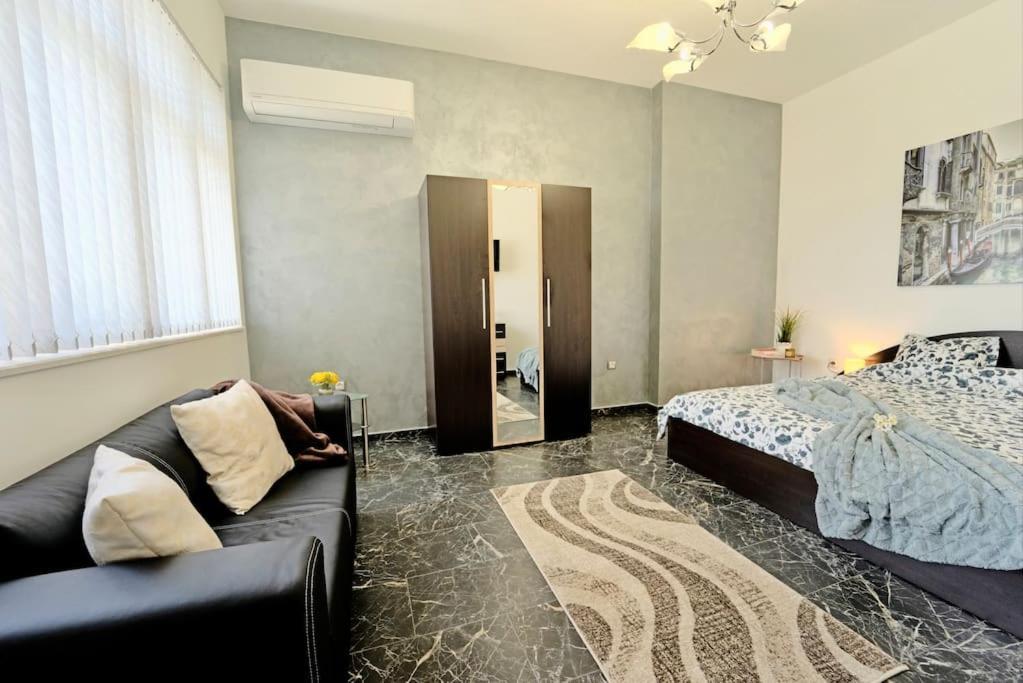 Cozy 1-Bedroom Flat In The Very Center Of Sofie Exteriér fotografie